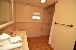 El dorado ranch mountain side vacation rental - 1st bedroom bathroom 